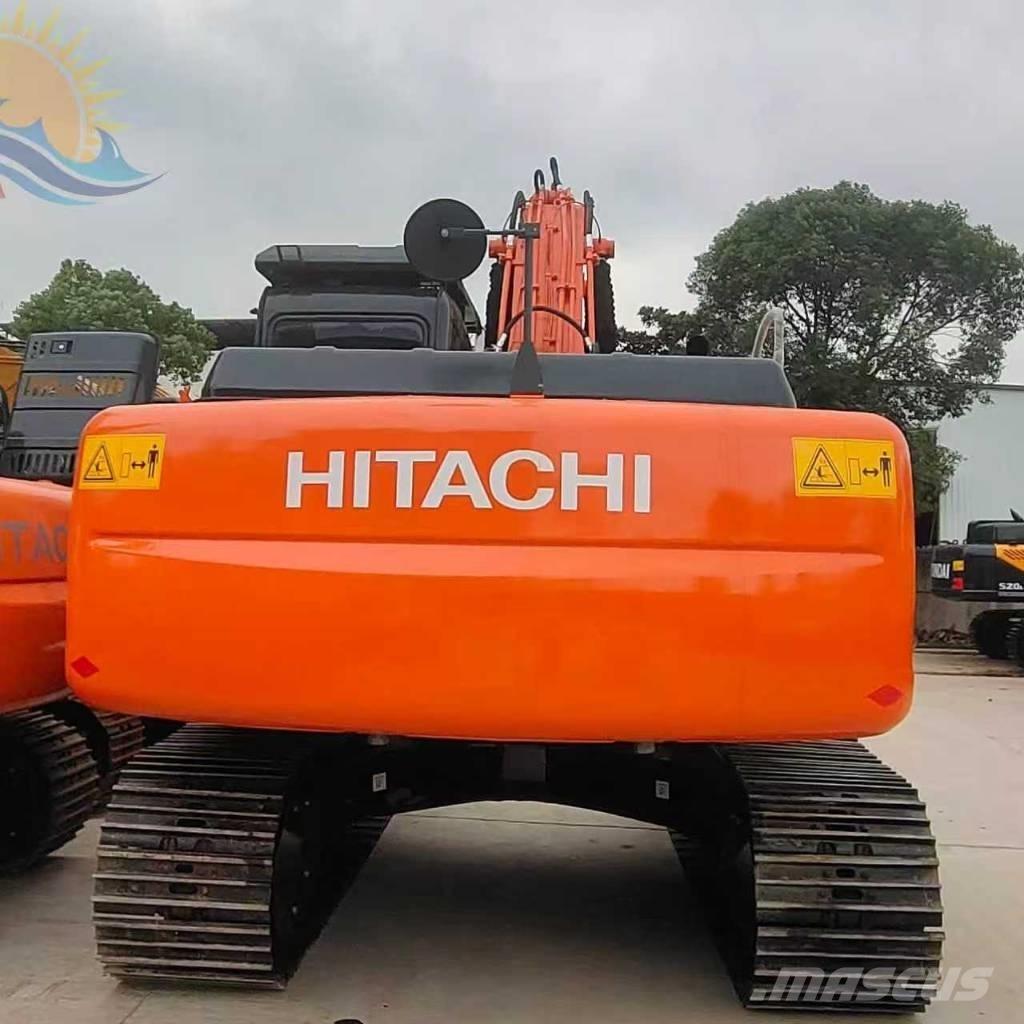 Hitachi ZX 200 Гусеничні екскаватори