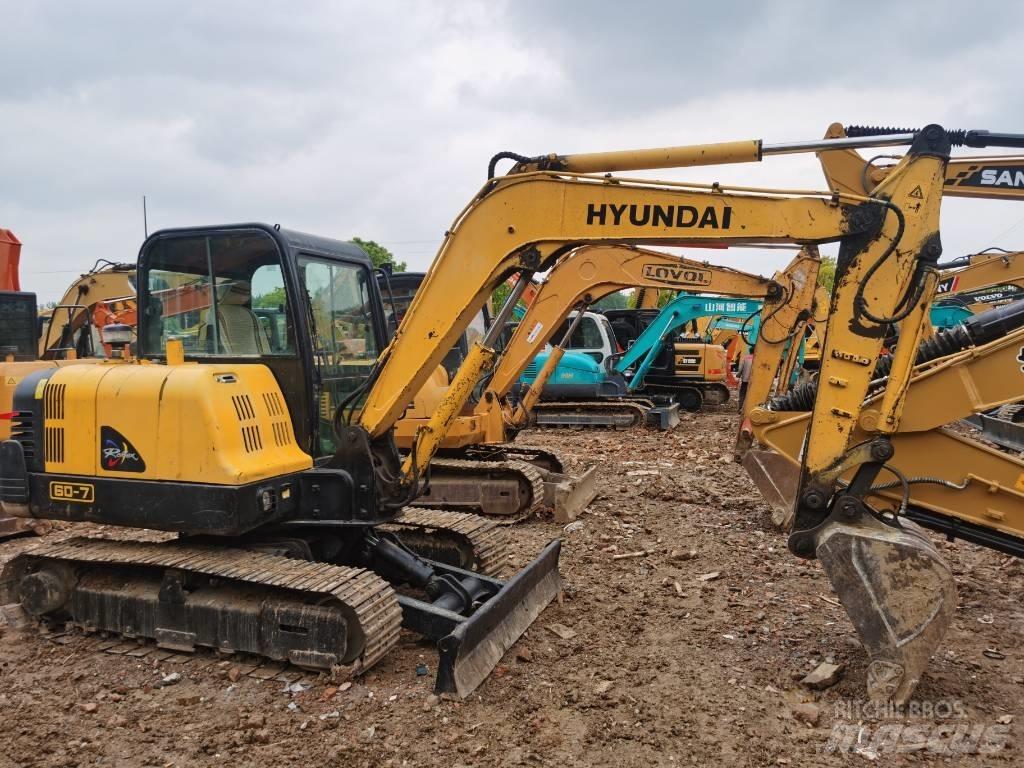 Hyundai R60 Гусеничні екскаватори