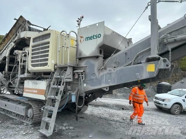 Metso LT 300 HP Мобільні дробарки