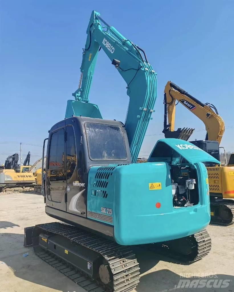 Kobelco SK 75 Гусеничні екскаватори