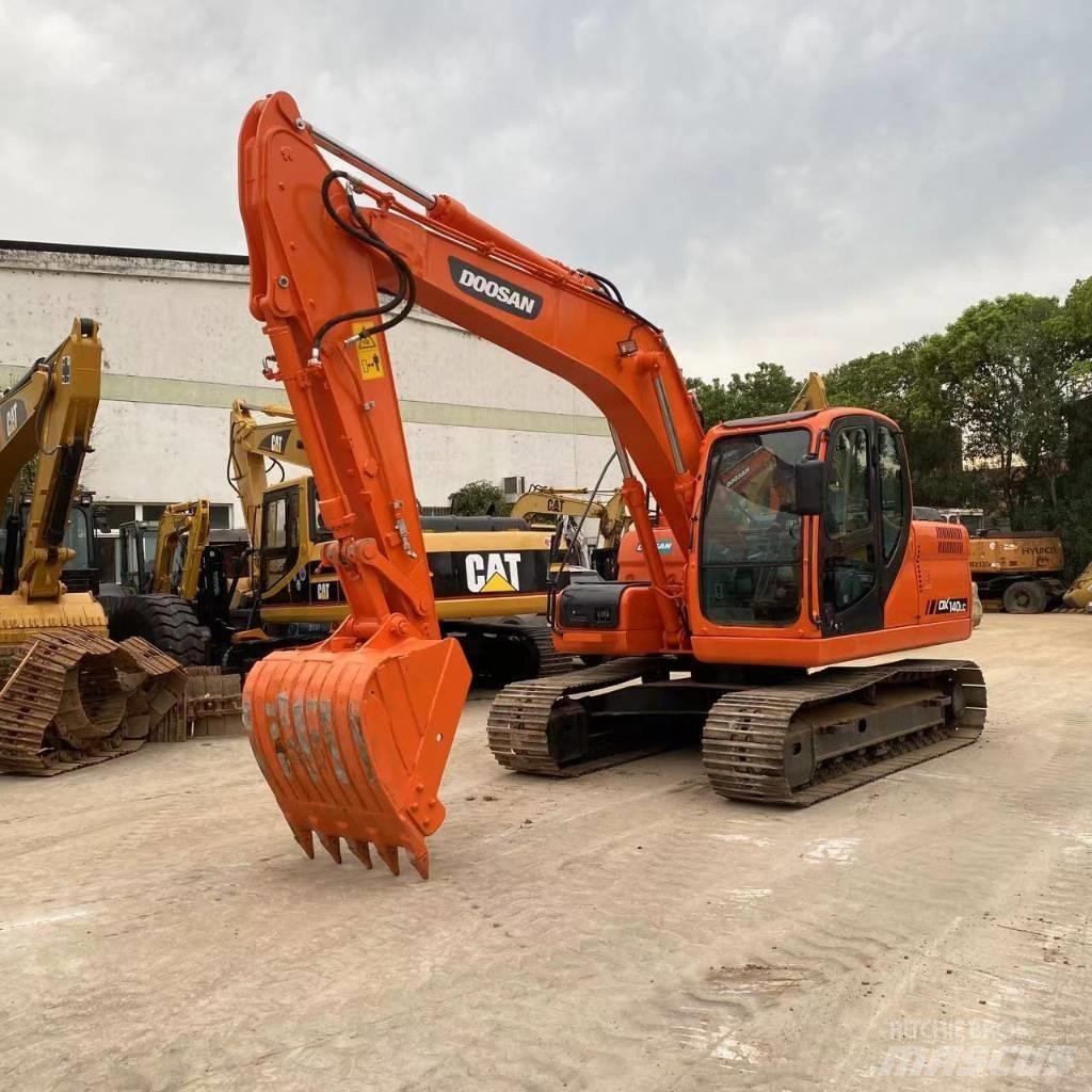 Doosan DX 140 LC Гусеничні екскаватори