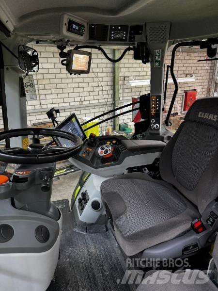 CLAAS AXION 830 Трактори