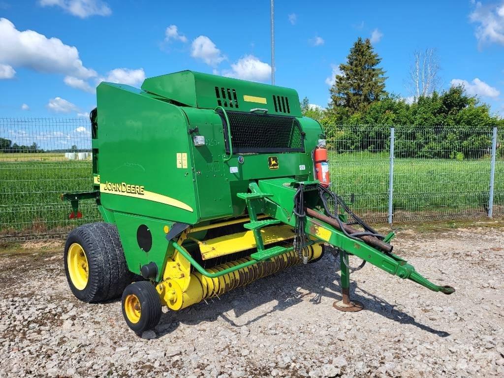 John Deere 578 Рулонні прес-підбирачі