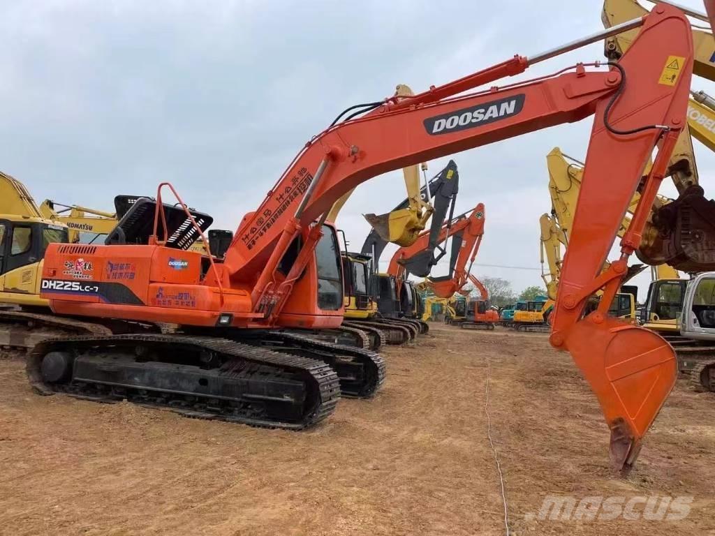 Doosan 225-7 Гусеничні екскаватори