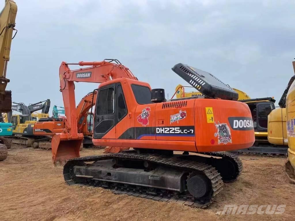 Doosan 225-7 Гусеничні екскаватори