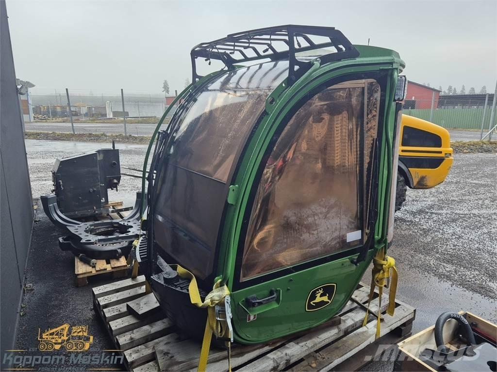 John Deere 1270G Кабіна