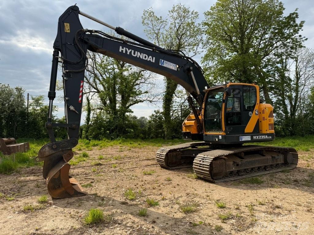 Hyundai HX235 A LCR Гусеничні екскаватори