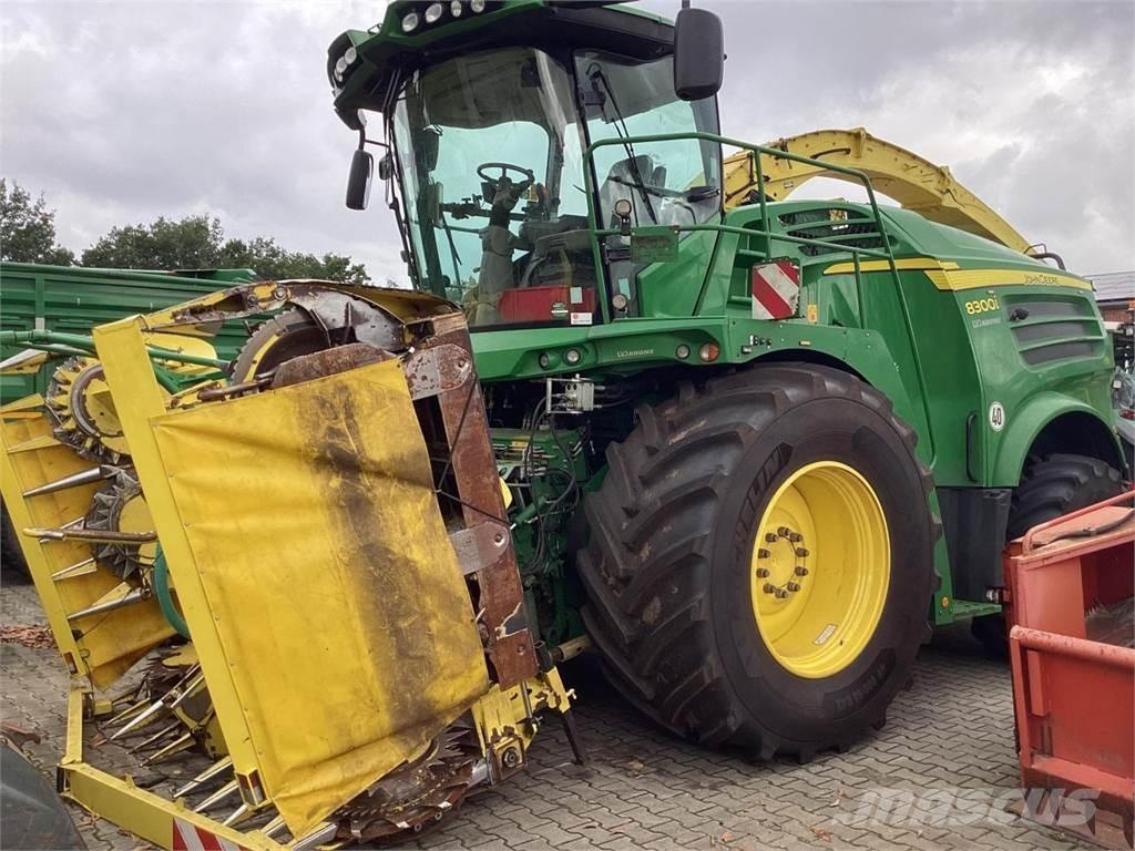 John Deere 8300 Кормозбиральні комбайни