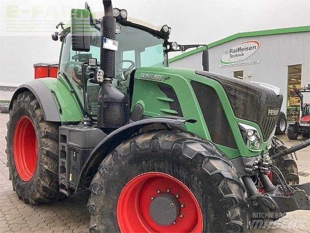 Fendt 828 vario s4 Трактори