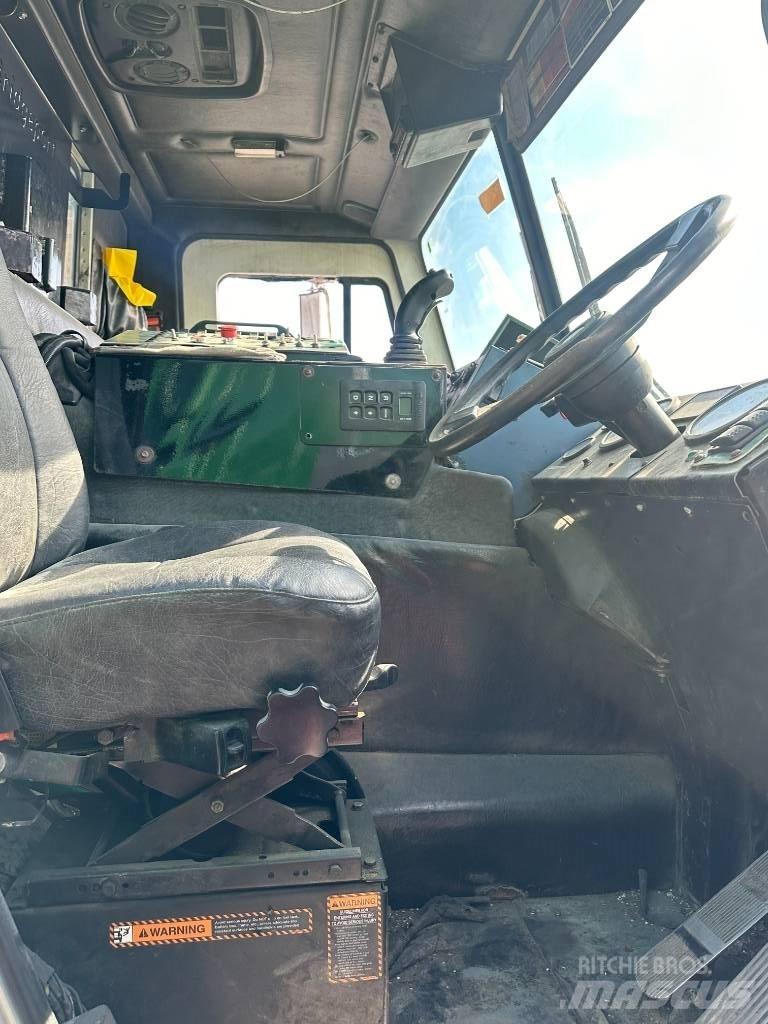 Mack LEU613 Сміттєвози