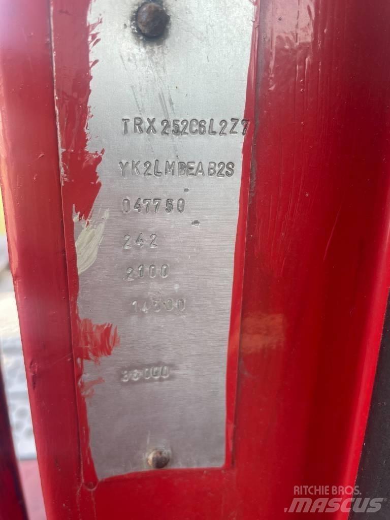 Kalmar TRX252 Термінальні трактори