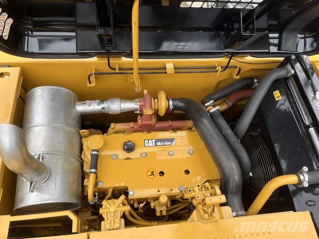 CAT 320 D2 Гусеничні екскаватори