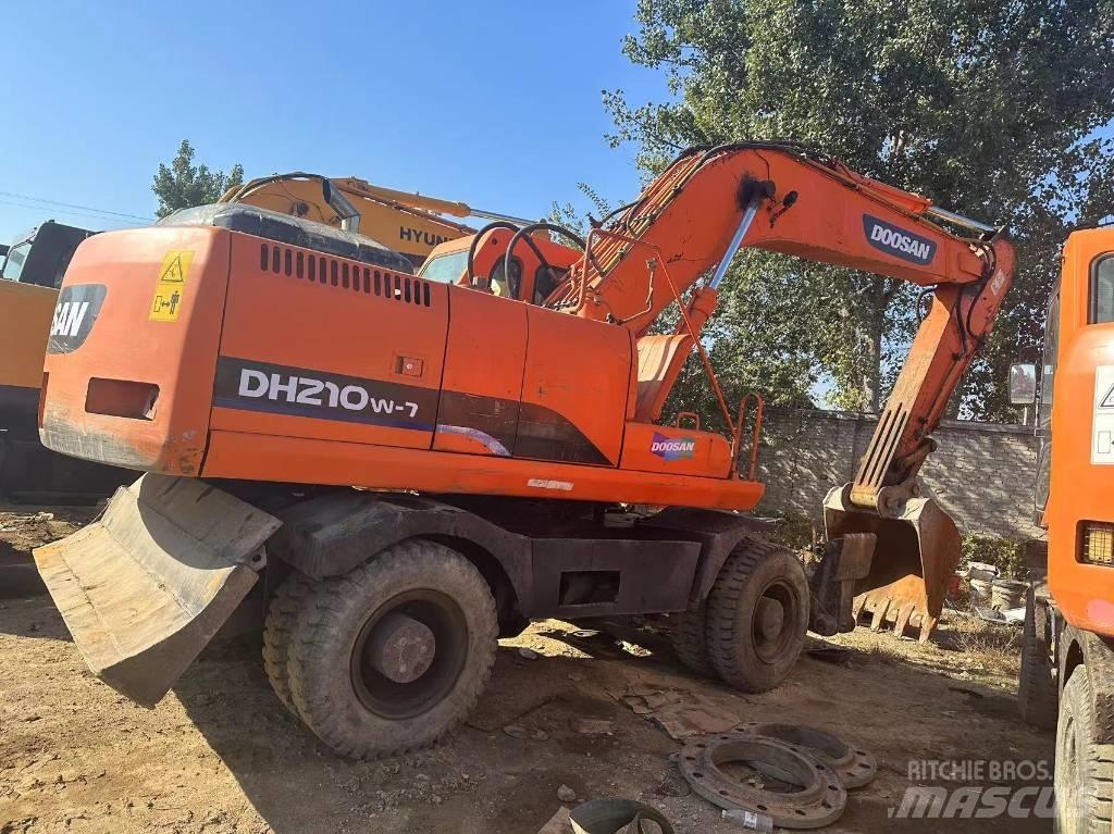 Doosan DH210W Колісні екскаватори