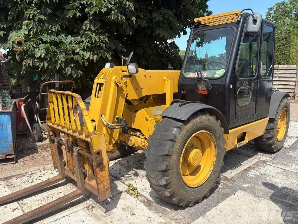 CAT TH62 Телескопічний навантажувач