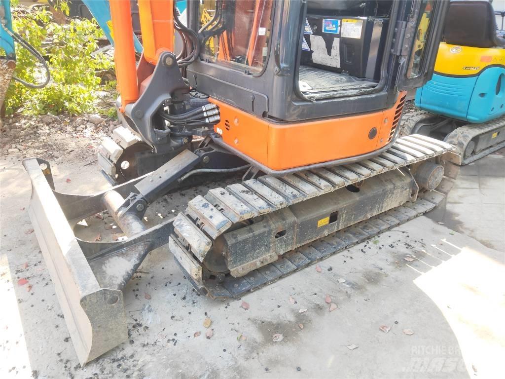 Hitachi ZX 30 U Міні-екскаватори < 7т