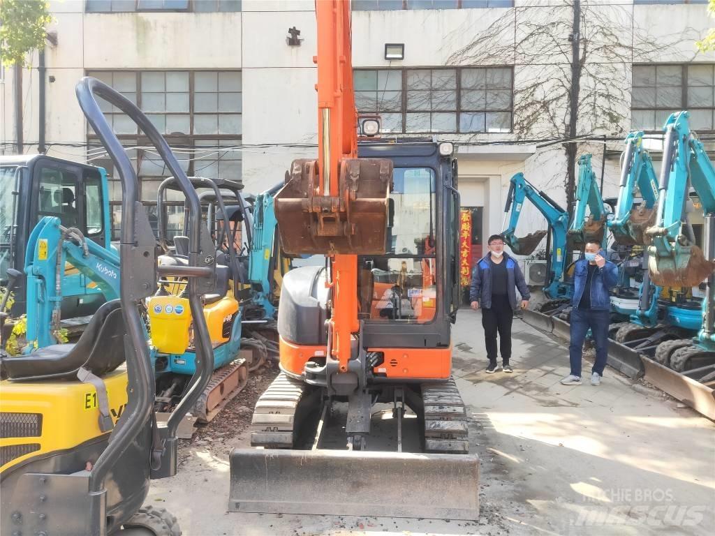 Hitachi ZX 30 U Міні-екскаватори < 7т