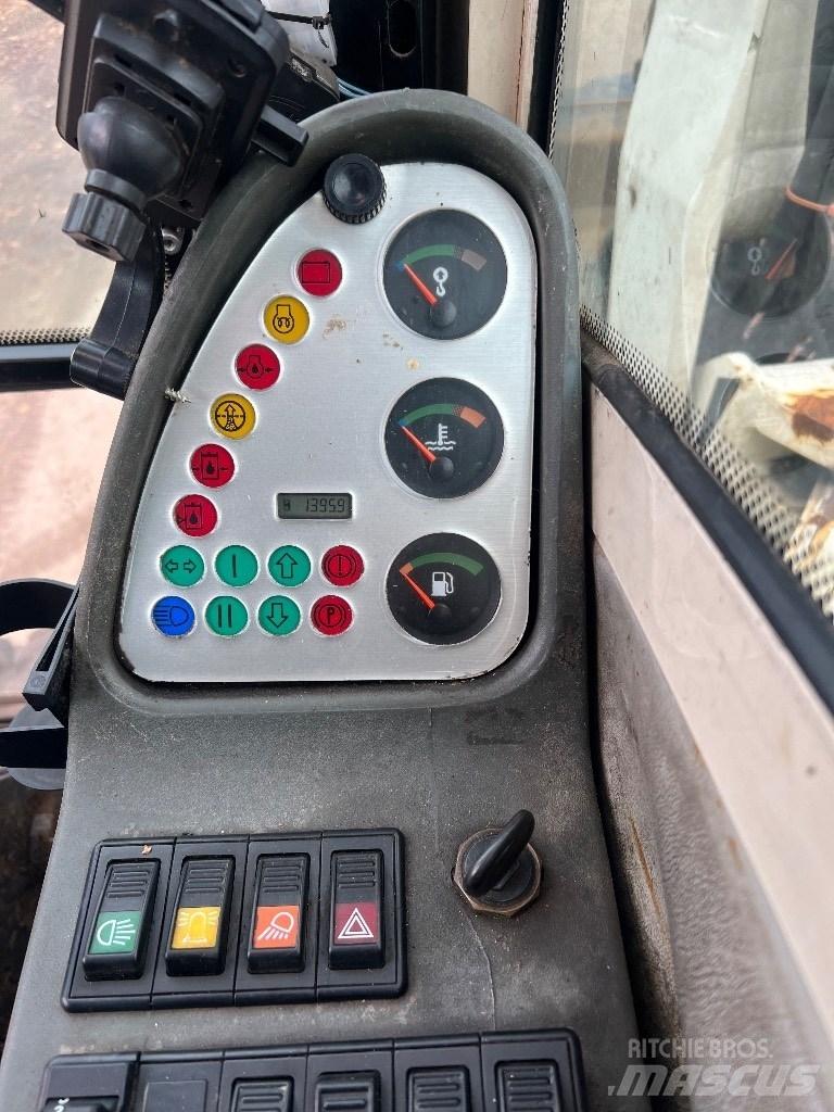 Terex Schaeff HML32 Колісні екскаватори