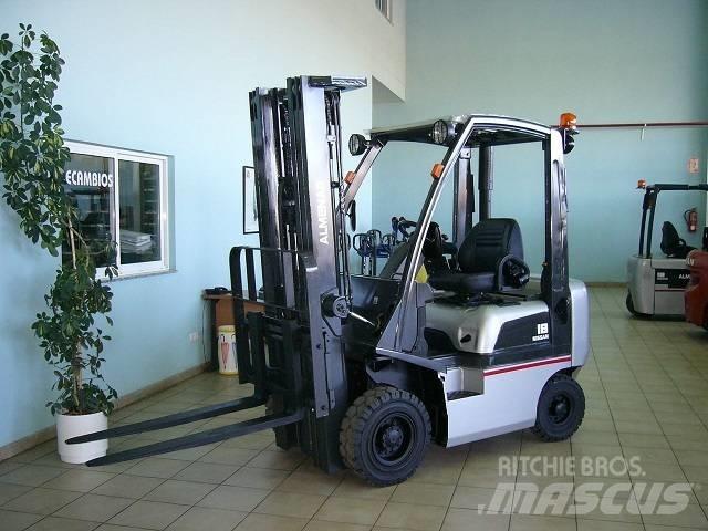 Nissan Y1D18 Дизельні навантажувачі
