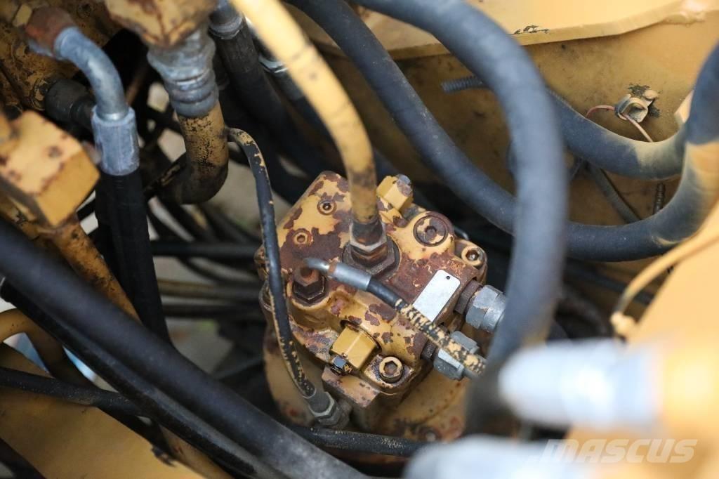 CAT E 70 B Міні-екскаватори < 7т