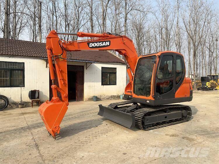 Doosan DX75 Гусеничні екскаватори