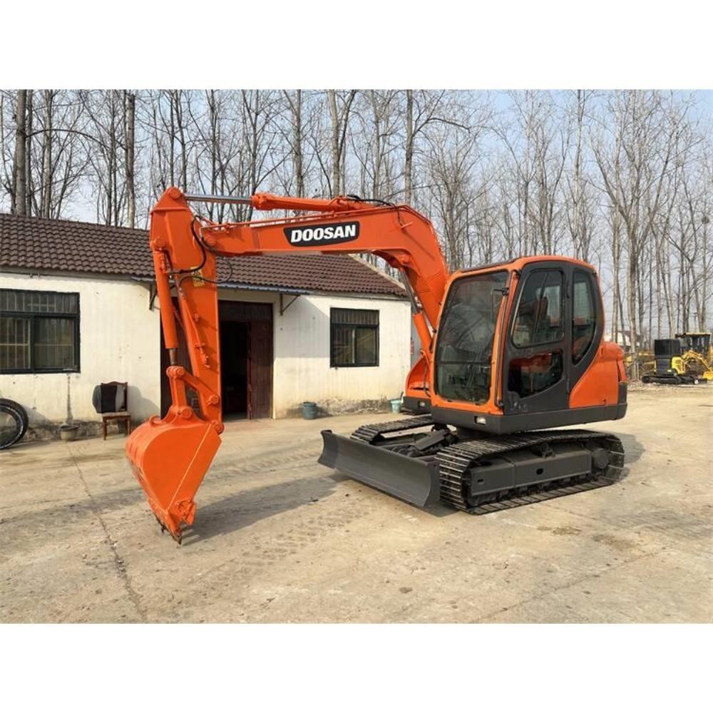 Doosan DX75 Гусеничні екскаватори