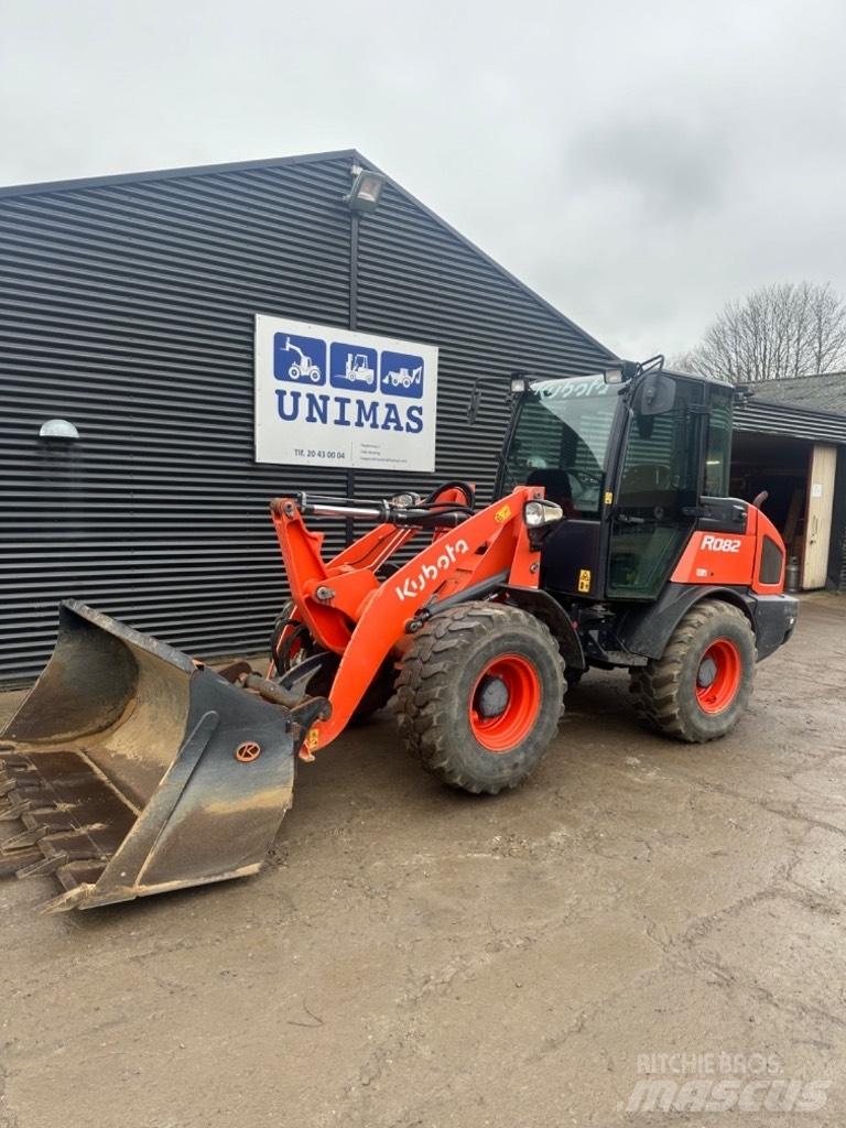 Kubota R 082 Фронтальні навантажувачі