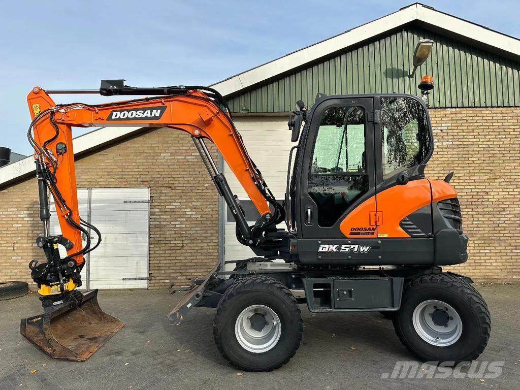 Doosan DX57W-7 Колісні екскаватори