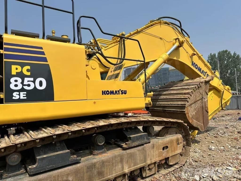 Komatsu PC 850-8 Екскаватори-амфібії