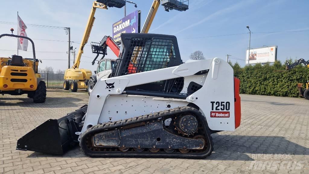 Bobcat T 250 Гусеничні вантажники