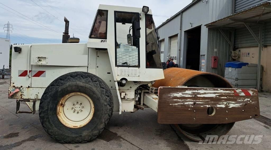 CAT CS583 C Грунтові котки