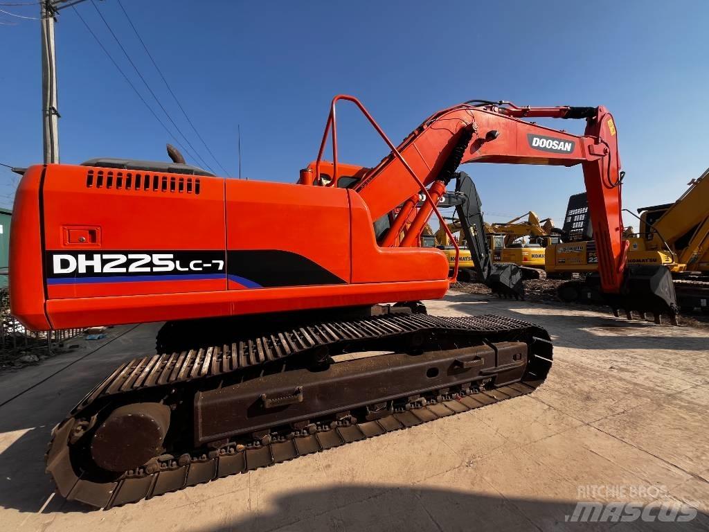 Doosan DH 225 LC-7 Гусеничні екскаватори
