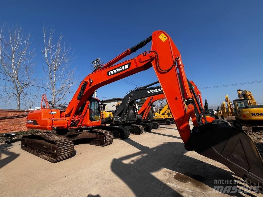 Doosan DH 225 LC-7 Гусеничні екскаватори