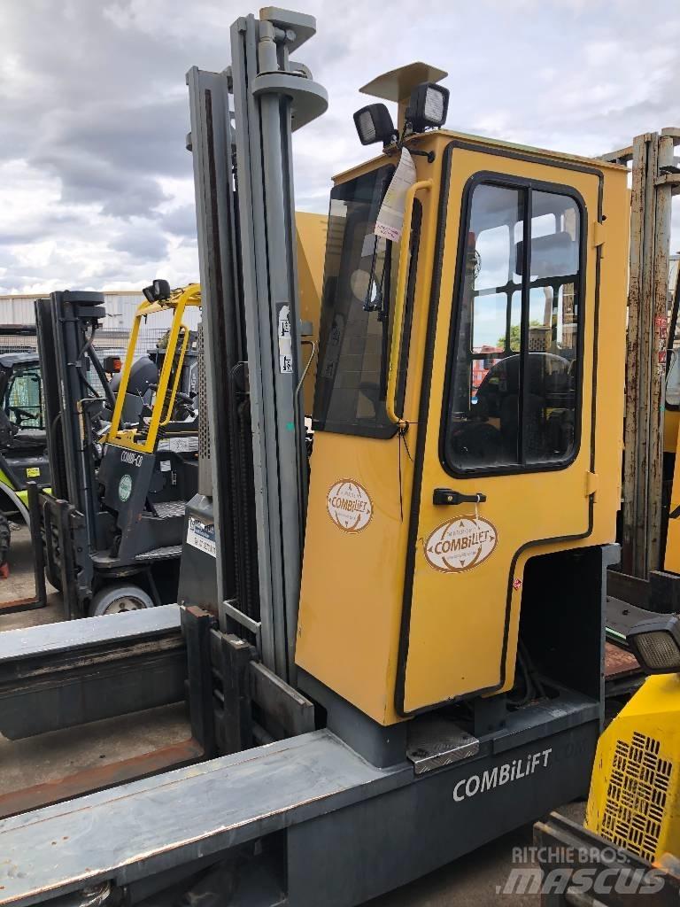 Combilift C 3000 Бокові навантажувачі