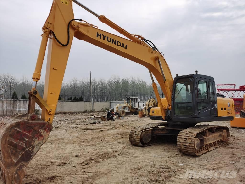 Hyundai R225LC-7 Гусеничні екскаватори