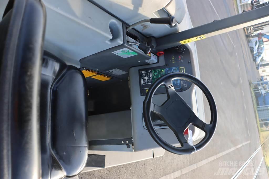 Nilfisk CR1200 Підмітальні машини