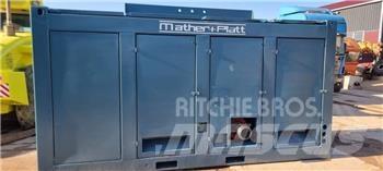  Mather + Platt 200 Гідронасоси