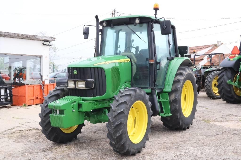 John Deere 6120 Трактори