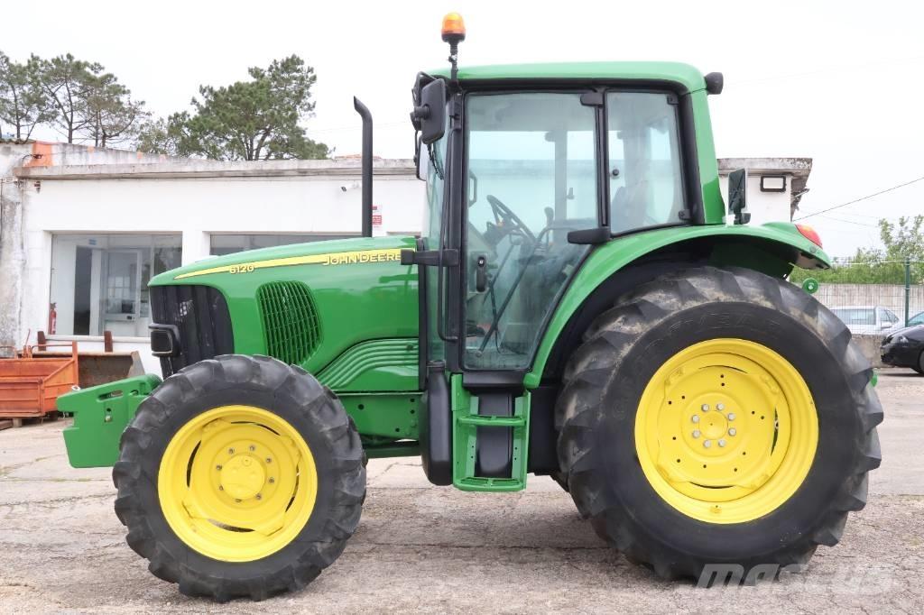 John Deere 6120 Трактори