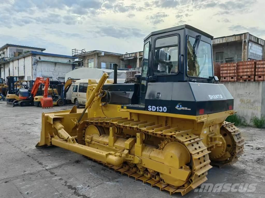 Shantui SD130 Гусеничні бульдозери