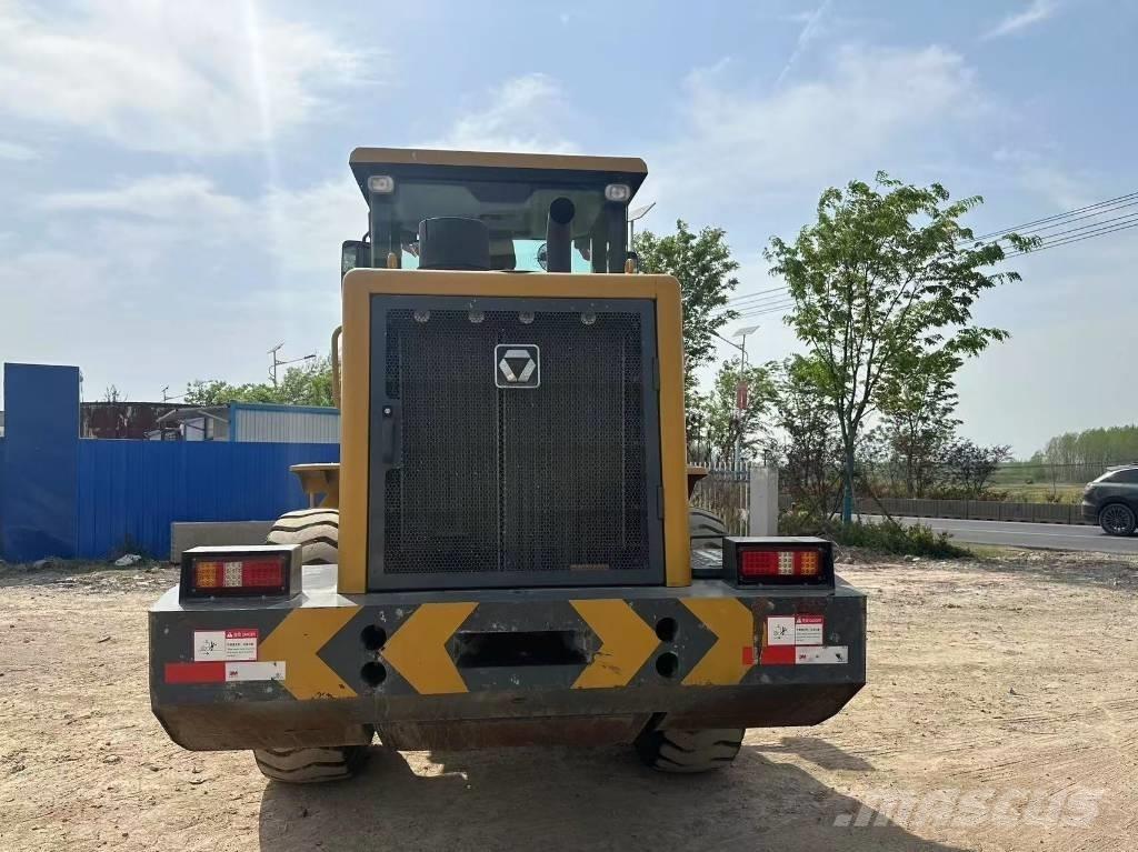 XCMG LW 300 FV Фронтальні навантажувачі