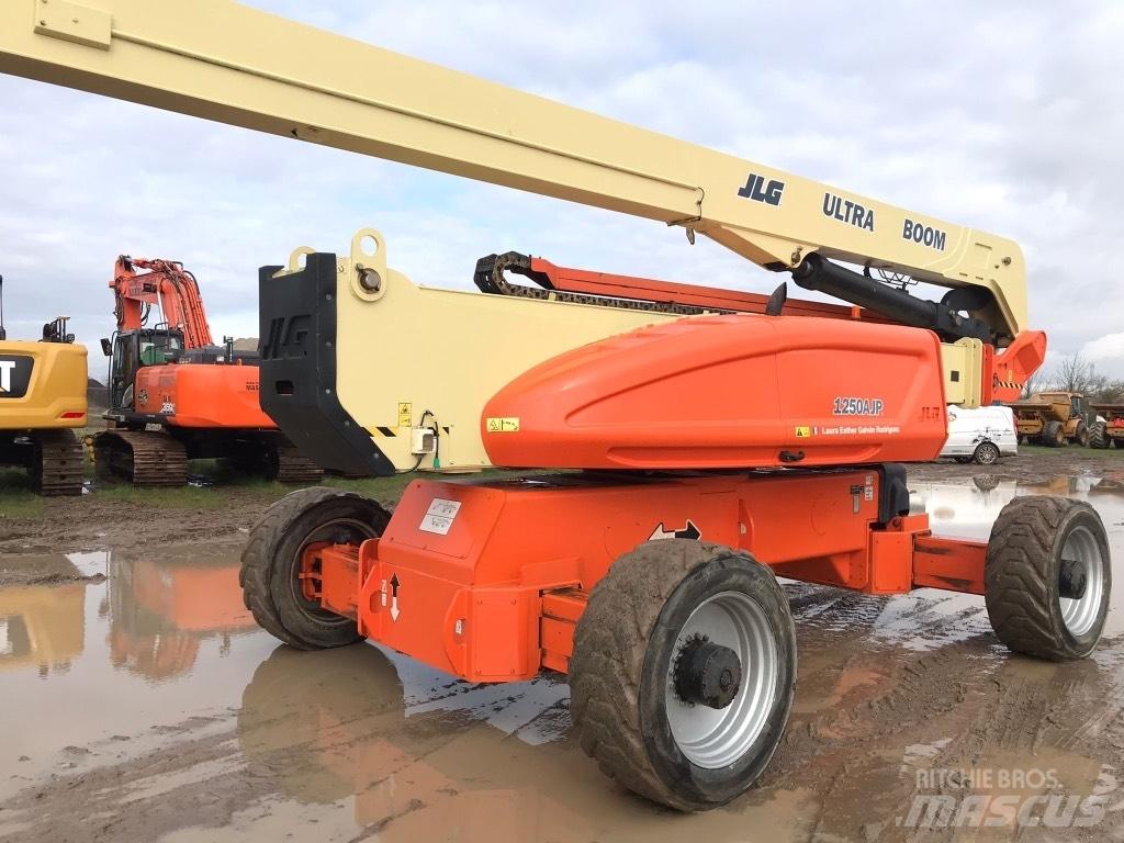 JLG 1250 AJP Колінчаті підйомники