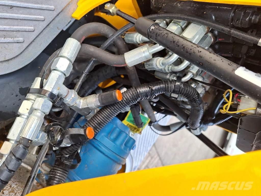 JCB 8008 CTS Міні-екскаватори < 7т