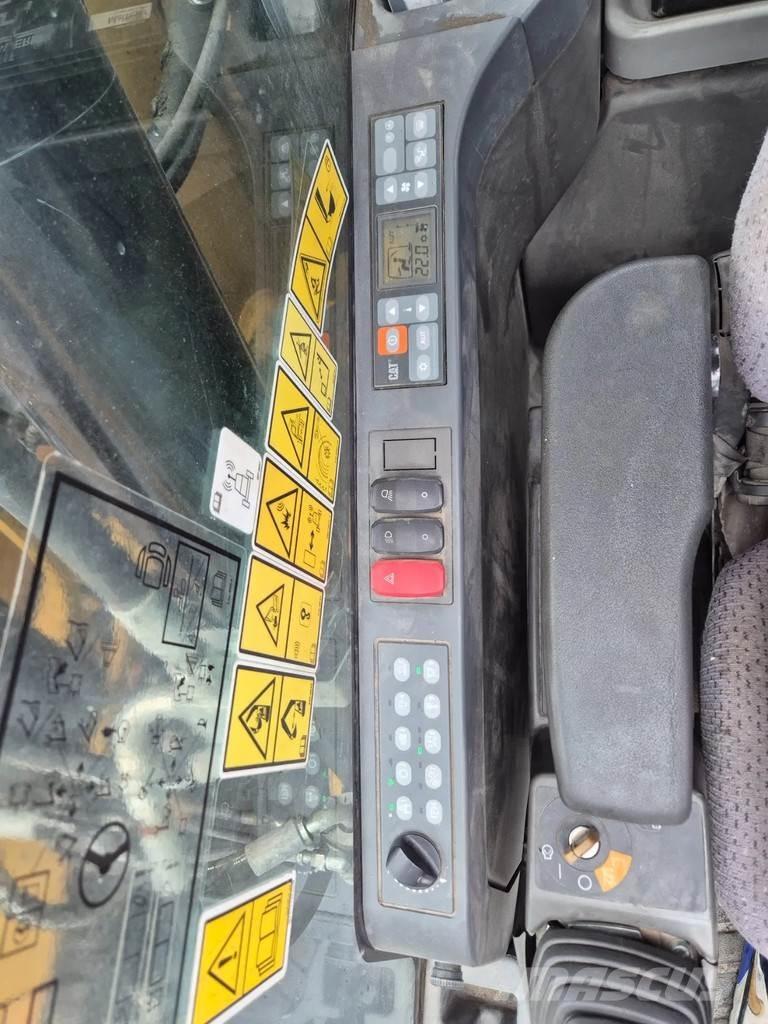 CAT M 318 F Колісні екскаватори