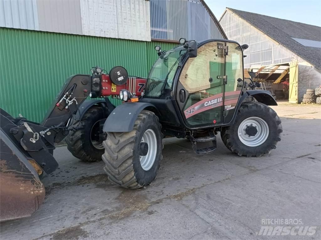 CASE 742 Farmlift Телескопічні навантажувачі