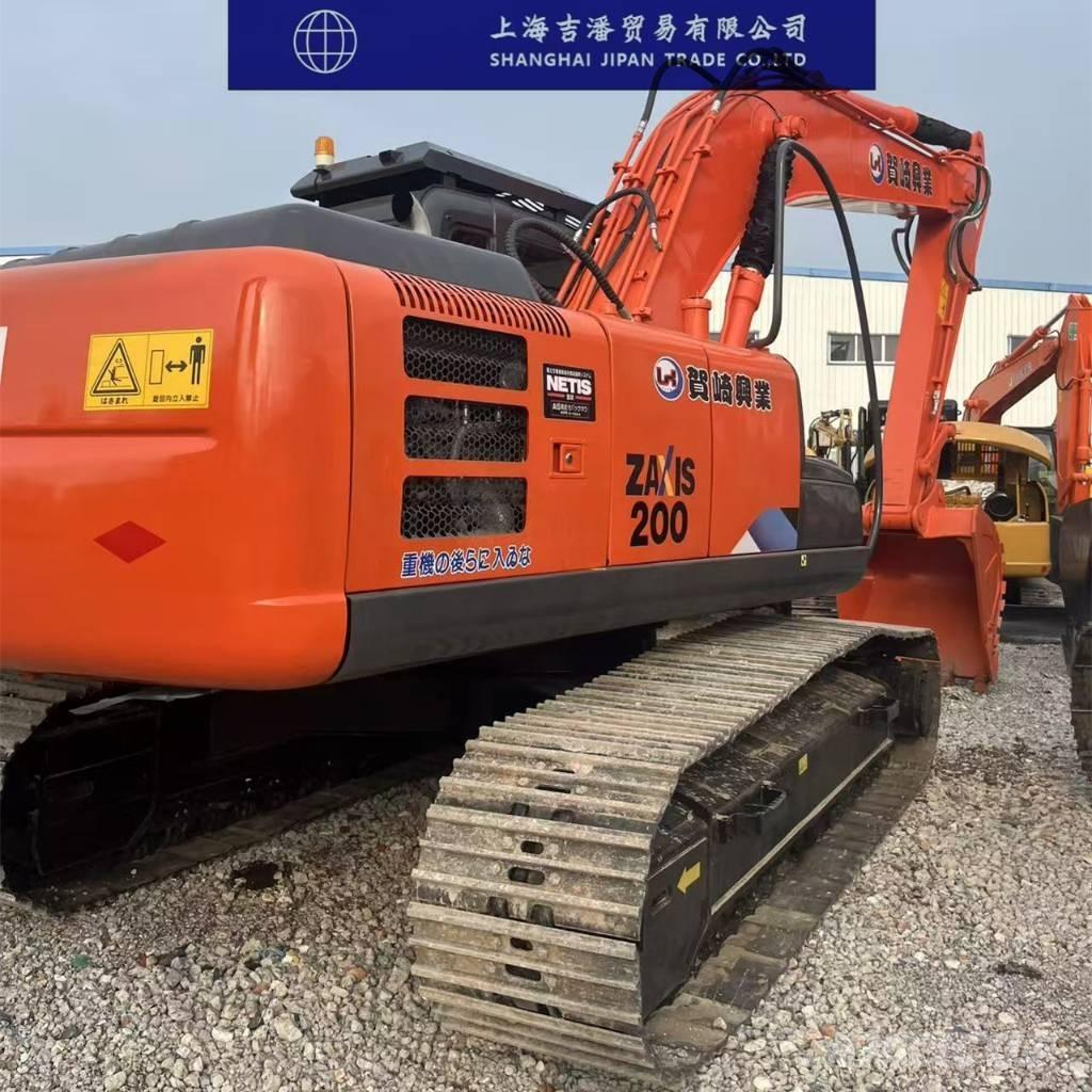 Hitachi ZX 200 Гусеничні екскаватори