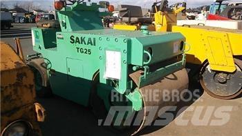 Sakai TG25 Котки для газонів