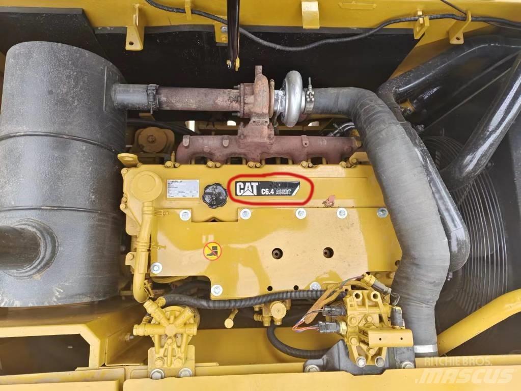 CAT 320 D Гусеничні екскаватори
