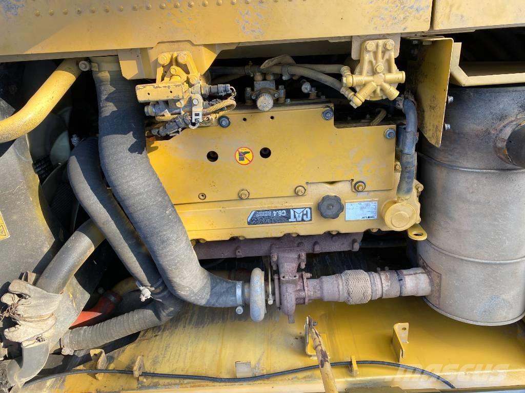 CAT 320 D Гусеничні екскаватори