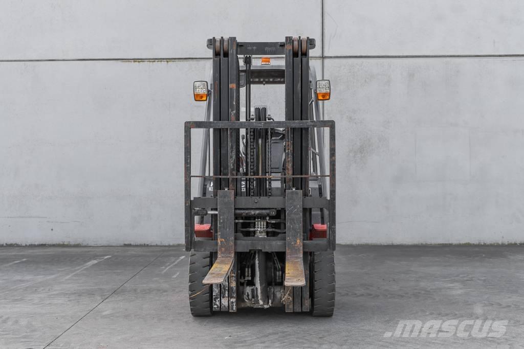 Manitou MI 25 D Дизельні навантажувачі