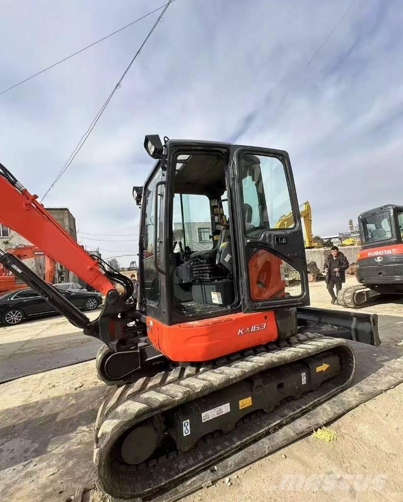 Kubota 163 Гусеничні екскаватори